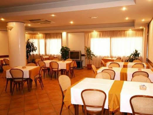 Hotel Moderno Olbia Exterior foto
